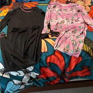 Cuddl Duds Black and Pink Comfortech 2 sets of base layers Top and bottom